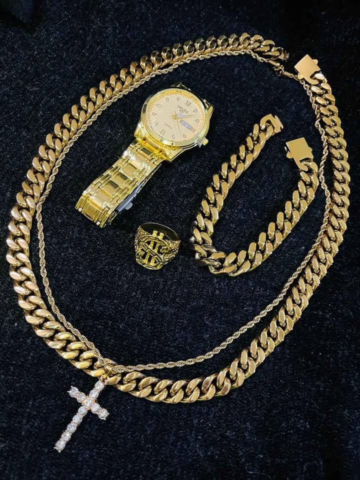 Conjunto de joyería de acero inoxidable color dorado