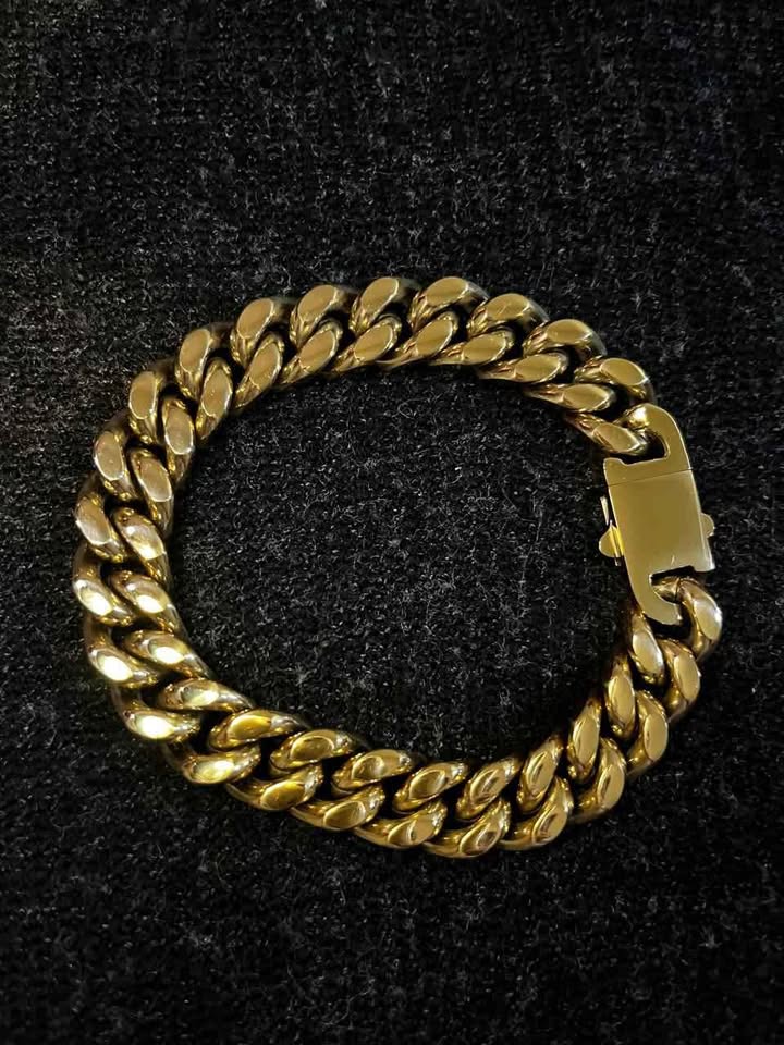Esclava color dorado de acero inoxidable chapada en oro de 18k de 13 mm de ancho por 22cms de largo