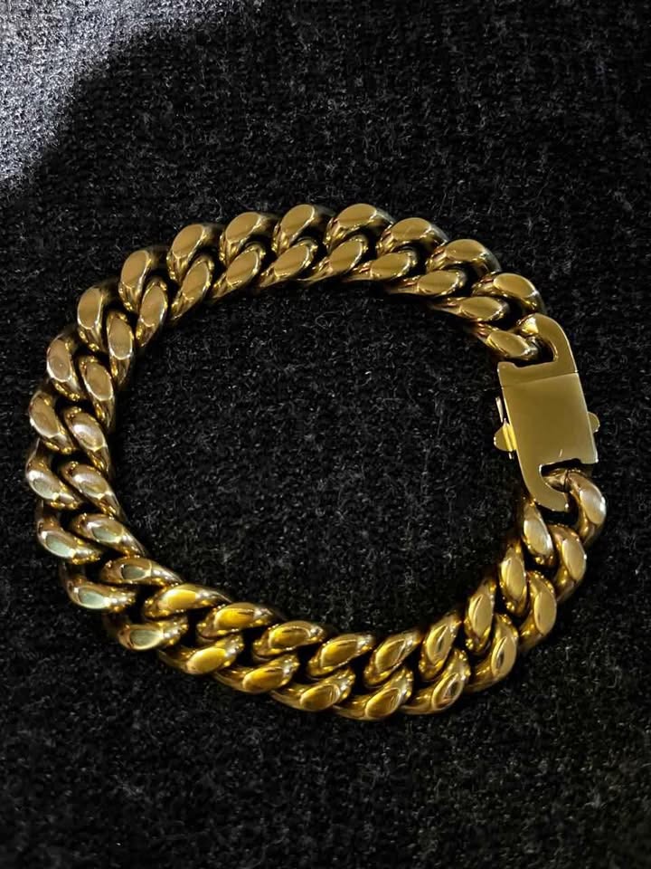 Esclava color dorado de acero inoxidable chapada en oro de 18k de 13 mm de ancho por 22cms de largo