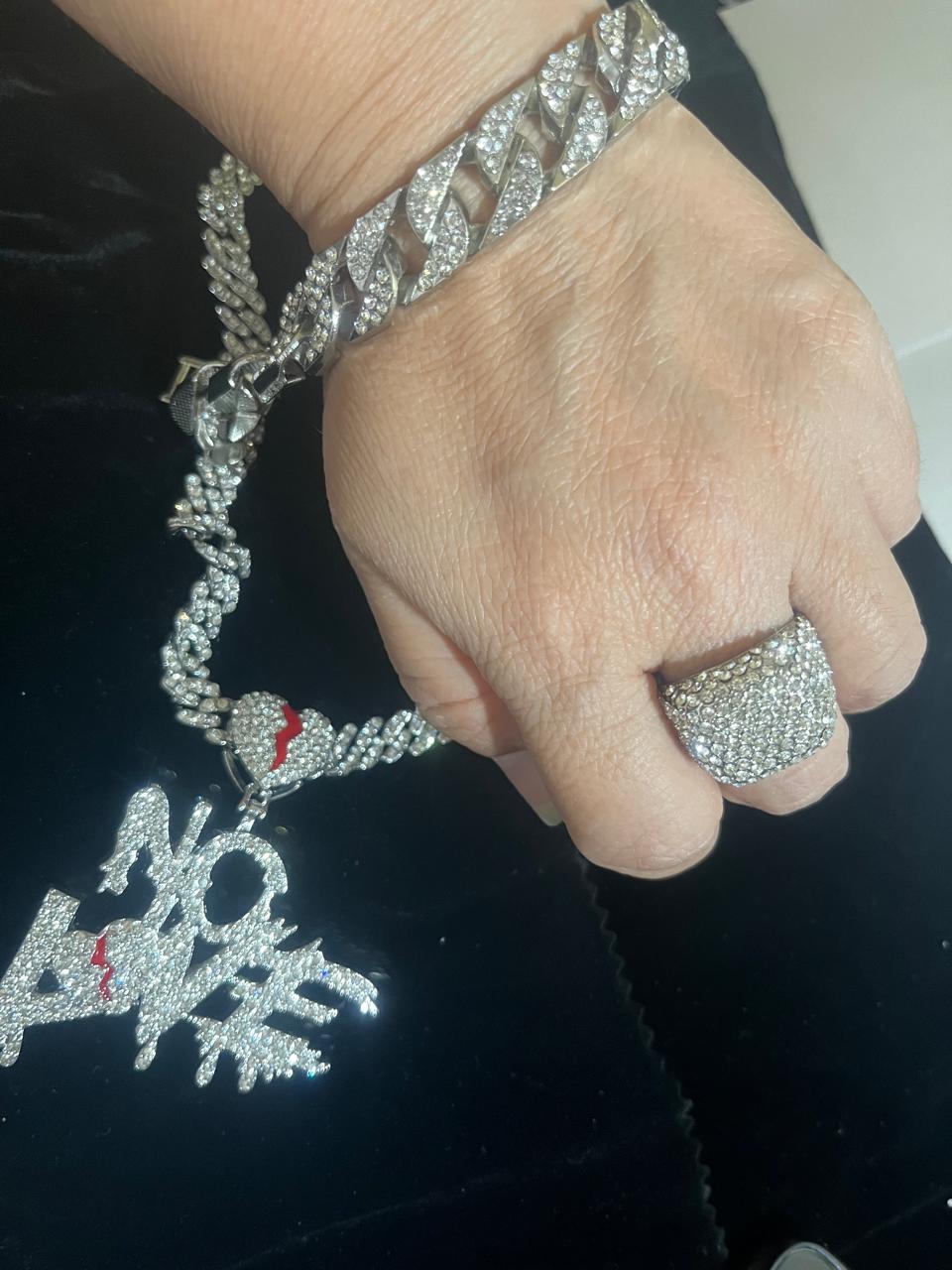 Conjunto de 3 piezas cadena con dije , esclava y anillo del #12, acero diamantado plateado,