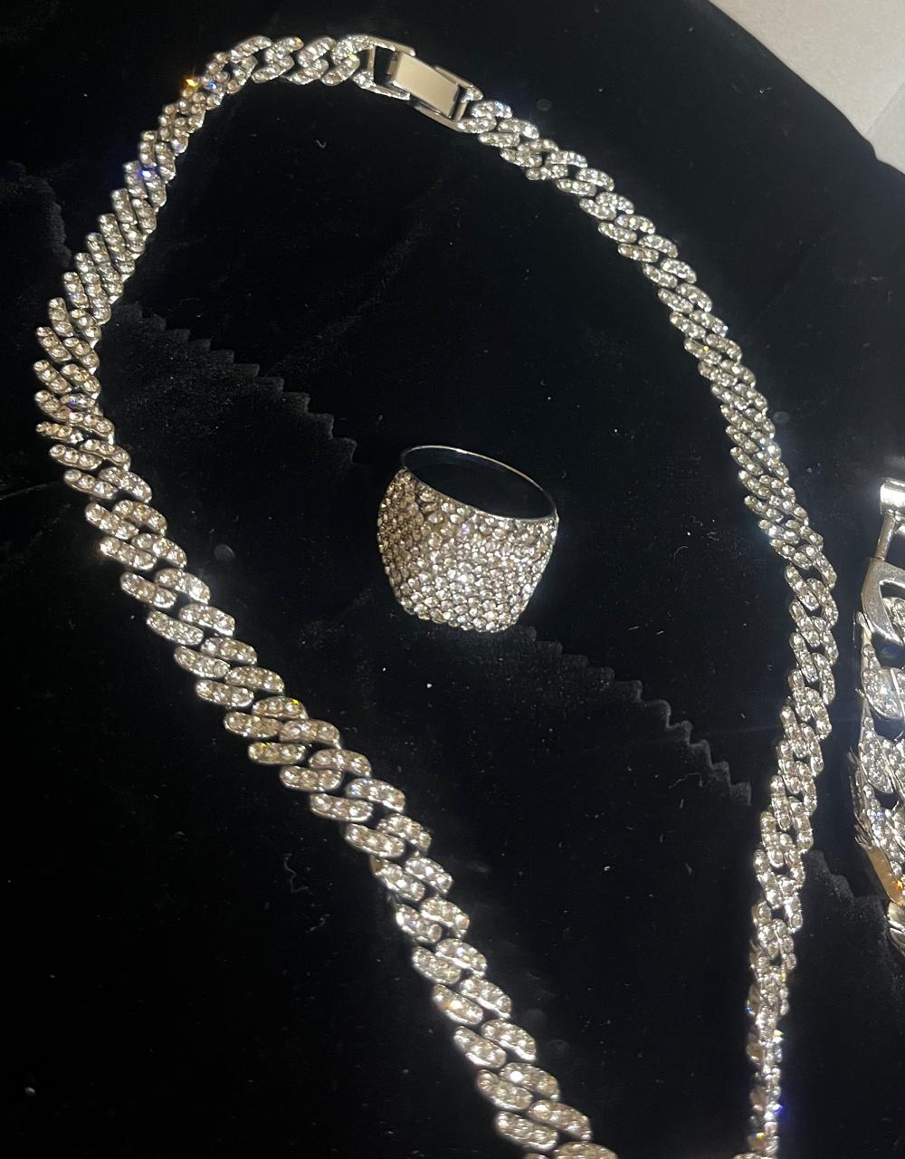 Conjunto de 3 piezas cadena con dije , esclava y anillo del #12, acero diamantado plateado,