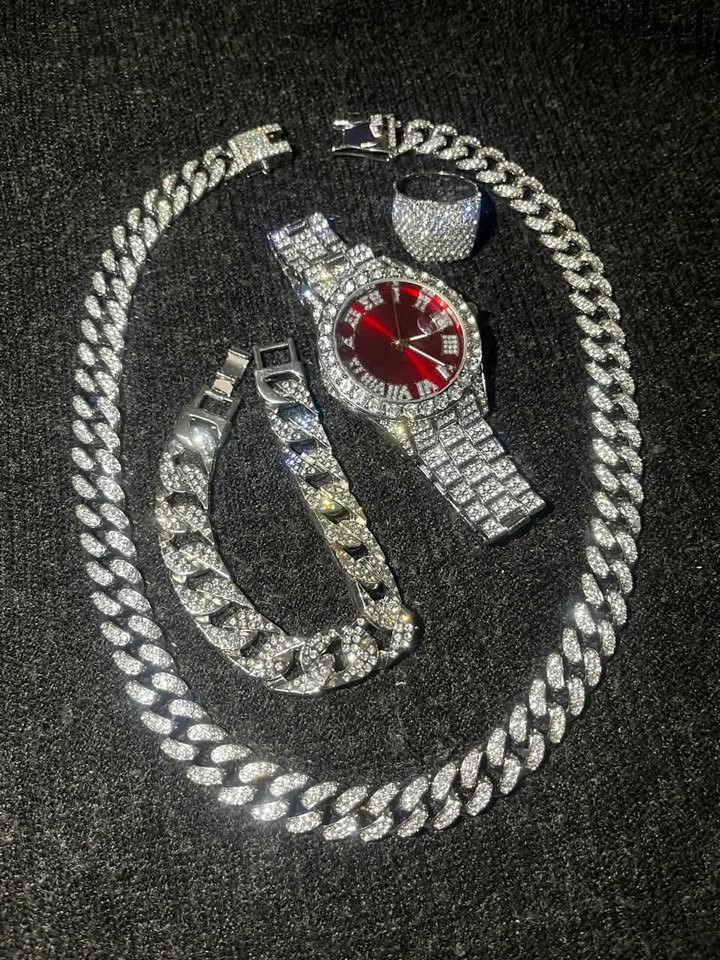 Conjunto de joyería estilo cubano, incluye reloj, esclava, cadena y anillo, color plata, material aleación de acero con incrustación de pedrería, caratula roja