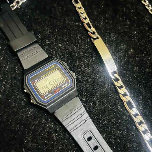 Conjunto de reloj esclava y cadena acero inoxidable.