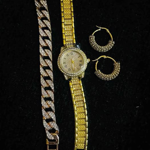 Conjunto de joyería.