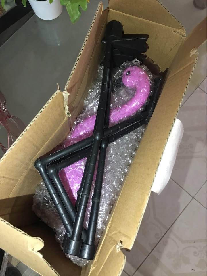 Conjunto de Flamencos solares color rosa, incluye 3 flamencos, No requieren electrica se recargan con la luz del sol