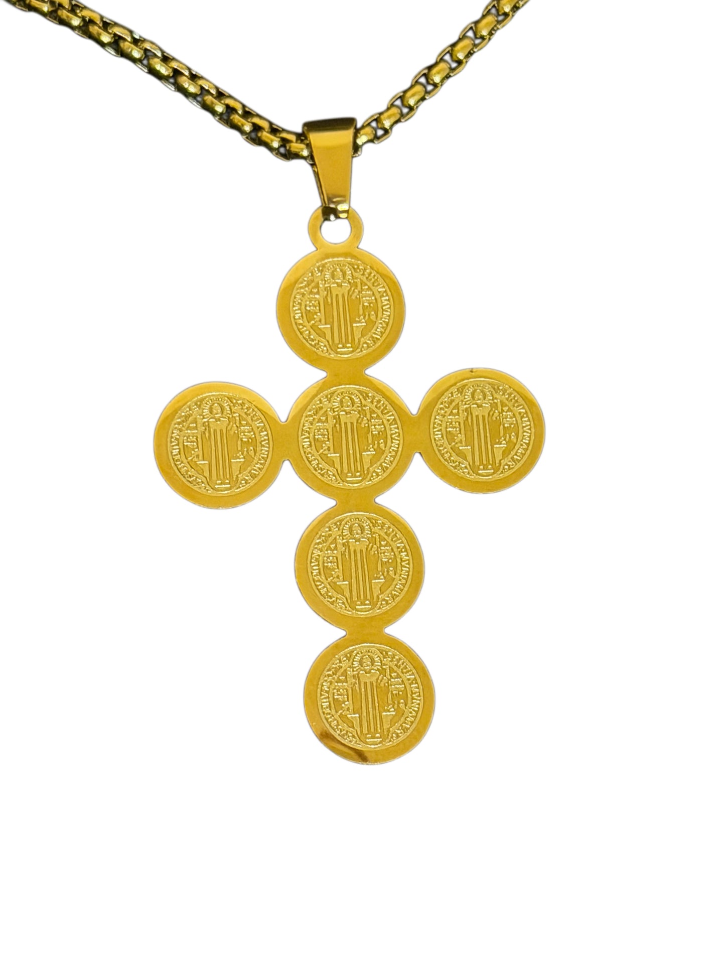 Cadena con dije de San Benito 60cm de largo, Ac. Inox. con chapa de oro 18k
