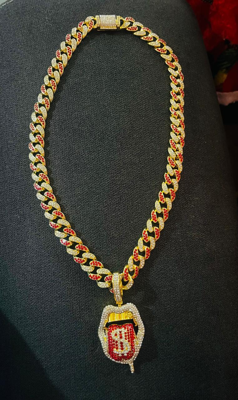 Cadena cubana con dije de boca con $$ Dollar, color dorado con rojo, aleación de acero