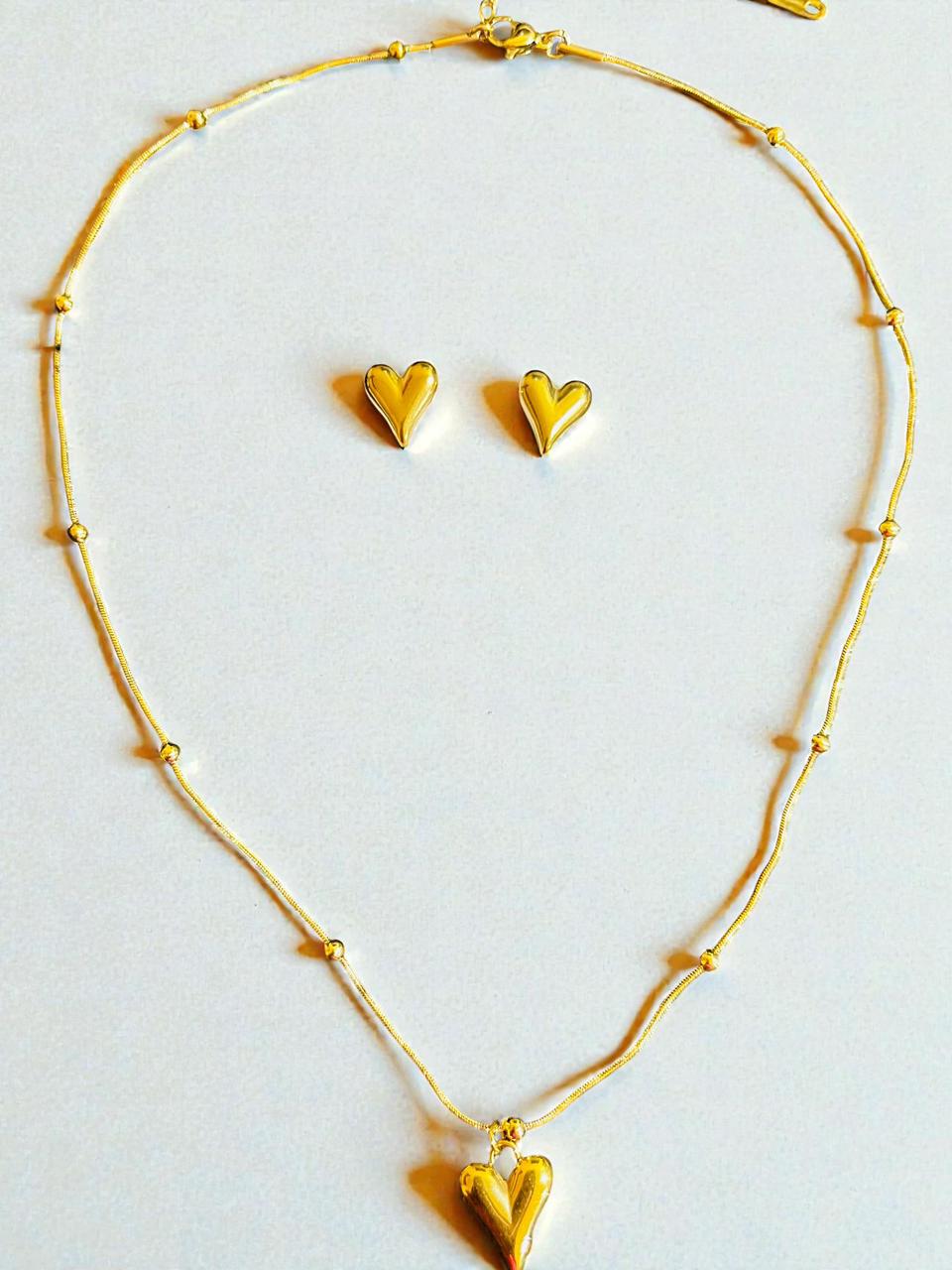 Conjunto de joyería de acero inoxidable con chapa de oro 18 k Aretes y collar con dije