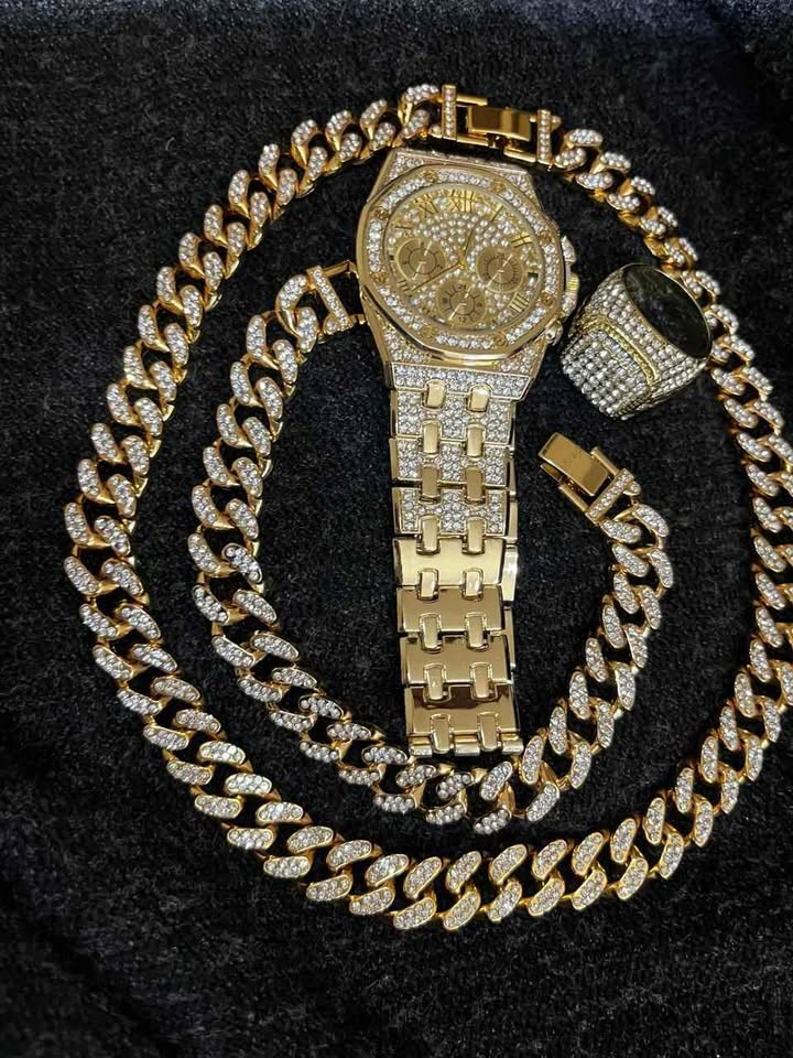 Conjunto de joyería cubana incluye reloj, esclava ,cadena y anillo , aleación de acero, con incrustación de pedrería