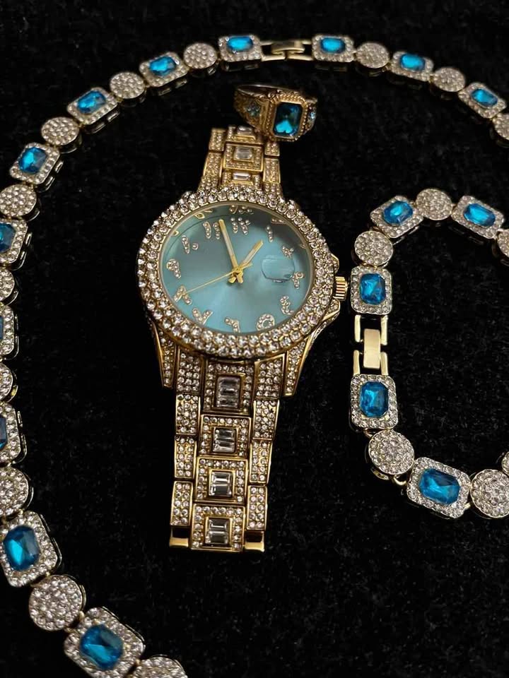 Conjunto de joyería color dorado con pedrería en color verde azul, joyas llamativas ideal para lucirte en tus eventos